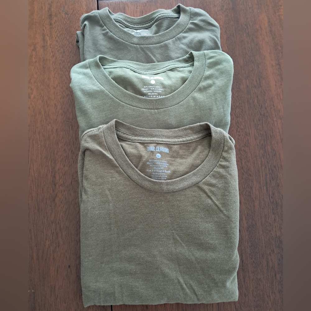 Lot of 3 True Classic T-Shirts Great Cond